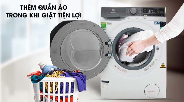 Máy giặt sấy Electrolux inverter 10 kg EWW1042AEWA thêm quần áo